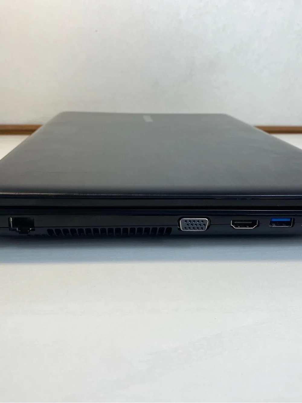 Samsung NP355E5C-A01US 15.6” Laptop AMD E2-1800 4GB RAM Untested No Charger